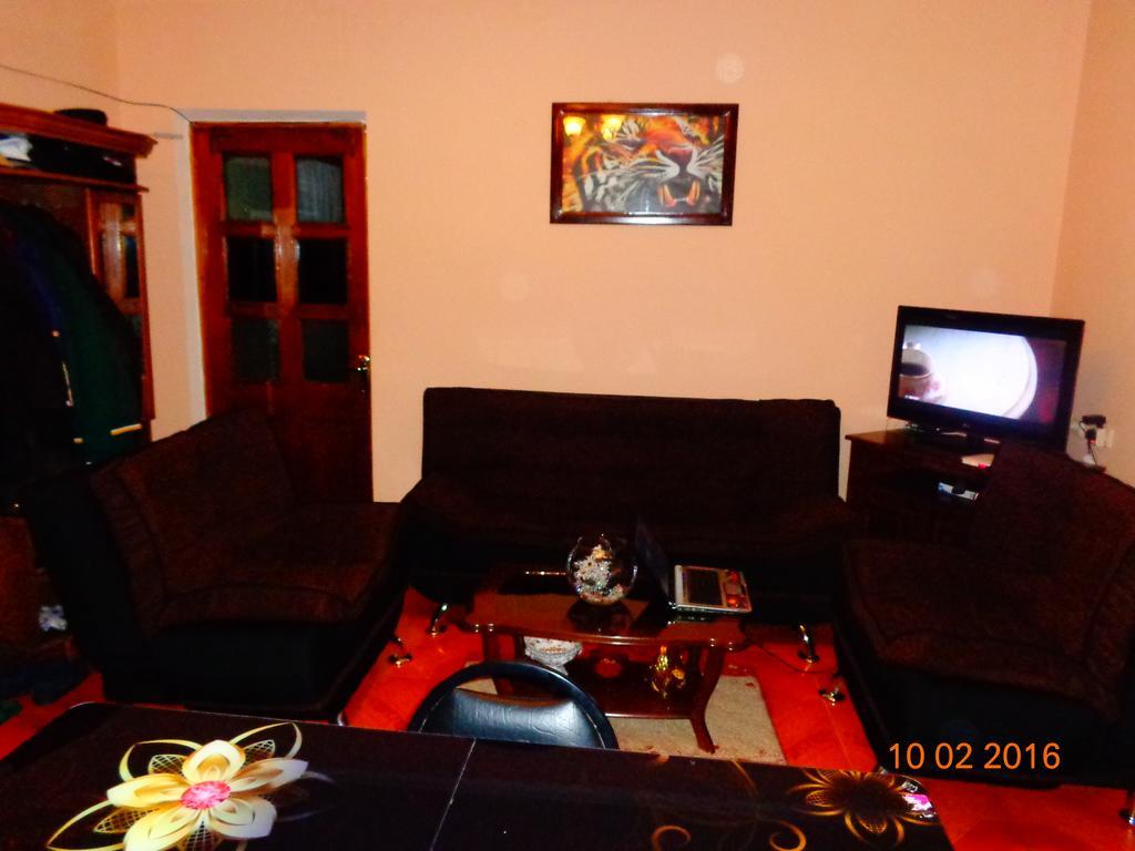 ホテル Private House In バトゥーミ エクステリア 写真