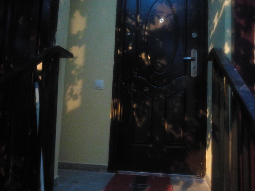ホテル Private House In バトゥーミ エクステリア 写真